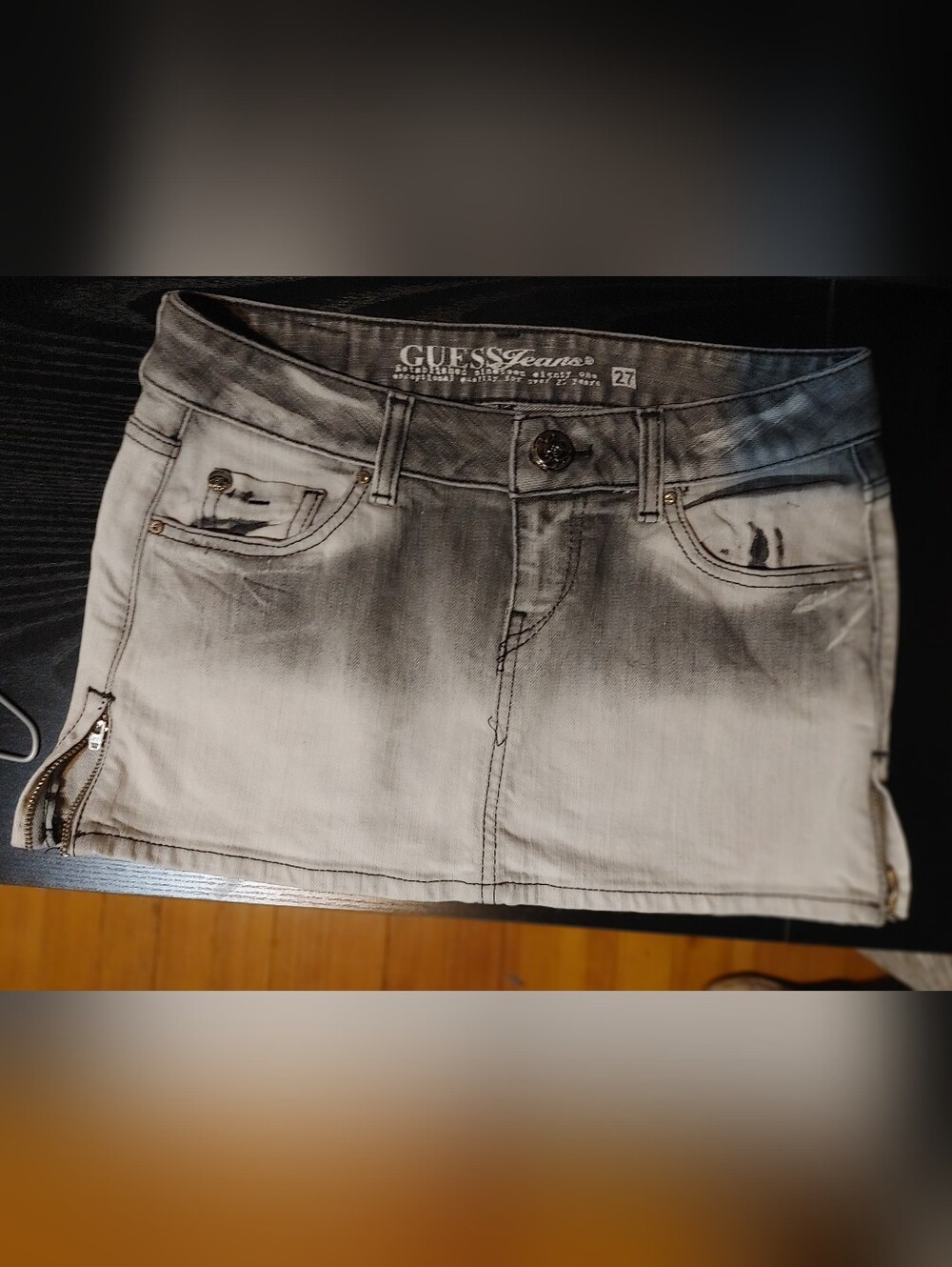 GUESS Two-Tone Gray Slim Denim Mini Skirt
